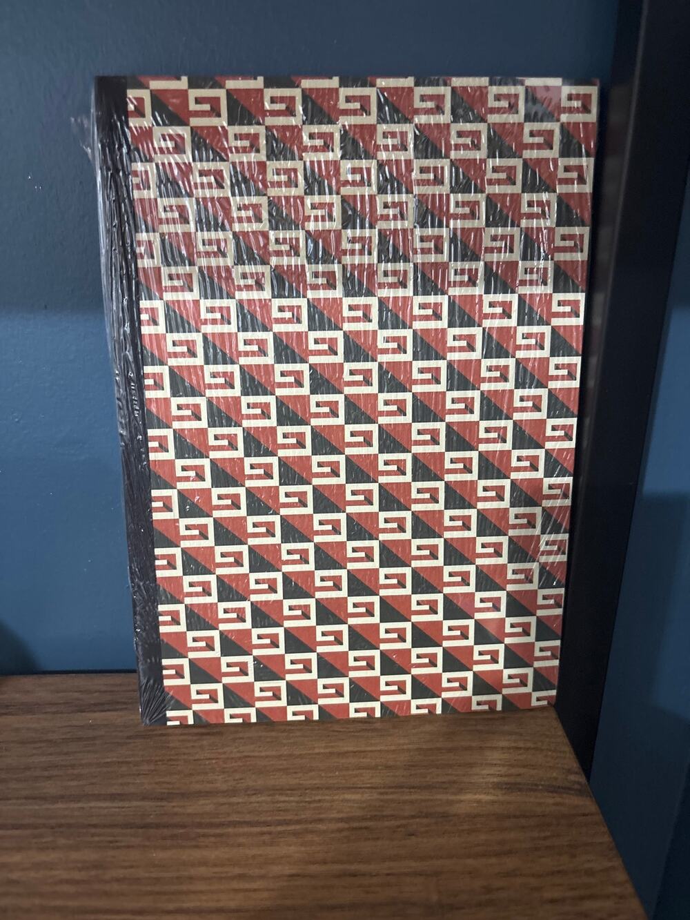 Gucci Geometric G Print Demetra Notebook in factory-sealed shrinkwrap 
Softshell